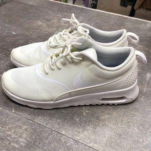 white nike air max thea shoes
